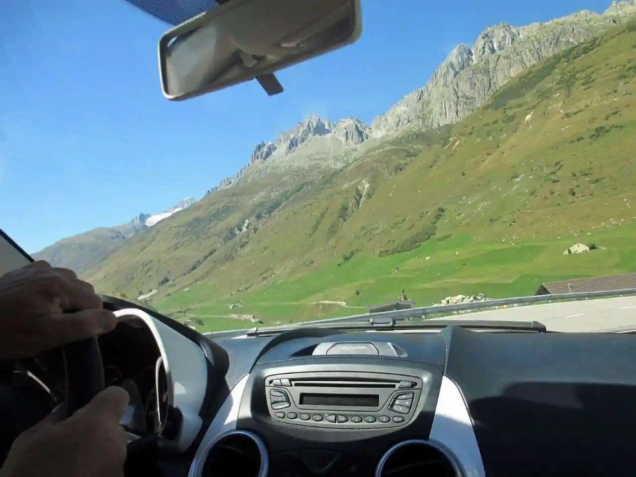 Travel More, Spend Less – How to Travel For Less